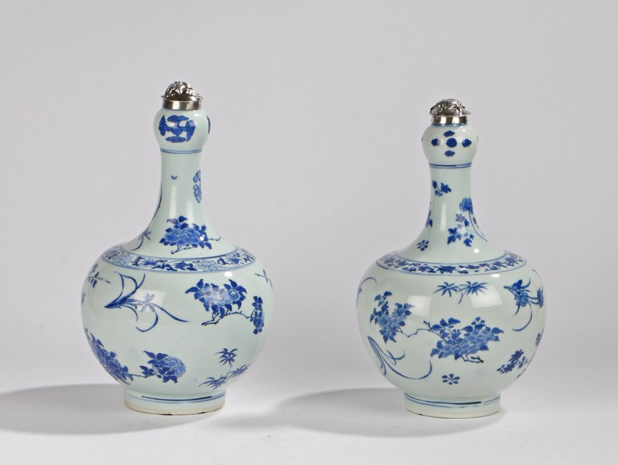 Fine near pair of Chinese blue and white garlic-mouth vases, Qing dynasty, transitional period circa