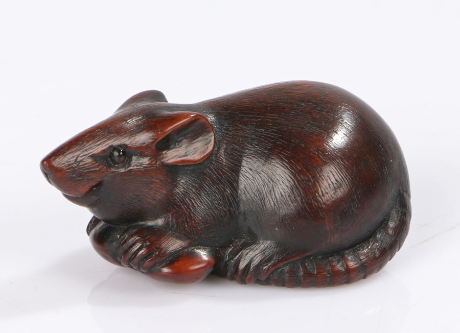 Japanese Meiji period carved wood netsuke, of a rat holding a beanpod, 4.5cm longOverall good order