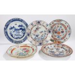 Collection of Chinese plates, Qing dynasty, with a famille rose plate, three in the Imari taste