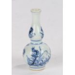 Chinese porcelain vase of small proportions, Kangxi period, decorated with floral scenes to the body