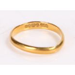 22 carat gold wedding band, 2.4g