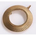 9 carat gold sovereign pendant mount with hanging loop, 3.4g