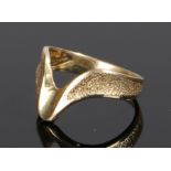 14 carat gold ring, with an arched shank, 2.5 grams, ring size L