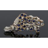 Sapphire and diamond set brooch, in the form of flowers with 3,84 carat of sapphires and 0.40