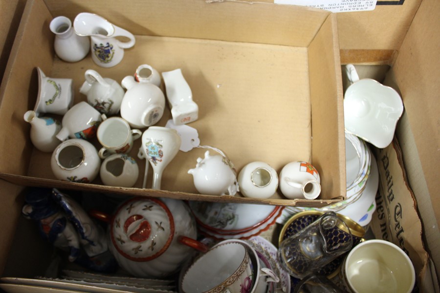 Buttercup pattern part tea service, collection of crested china, decorative teacups and saucers