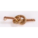 9 carat gold brooch, with knotted central section, 1.5g