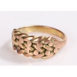 9 carat gold ring, with interwoven head, ring size M 1/2, 3.9g