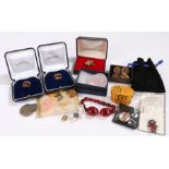 Jewellery to include two Cunard pin badges, bead bracelet, quartz heart, coins etc. (qty)