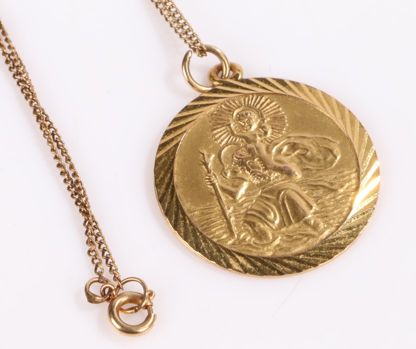 9 carat gold St Christopher pendant on a 9 carat gold necklace, 6g