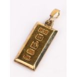 Elizabeth II silver gilt ingot pendant, 0.26oz