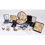 Costume jewellery, to include Wedgwood pendant, three Carrick tie pins, gilt metal gate bracelet,