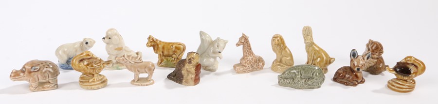 Wade Whimsies figures, to include examples of a cow, a hare, a polar bear and others (15)