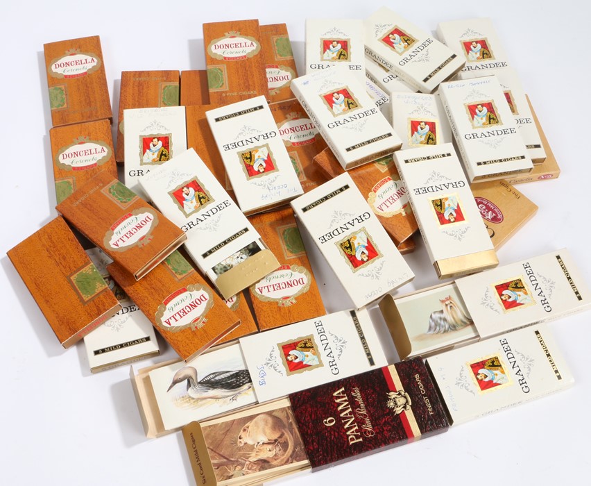 Doncella cards in cigar boxes (34)