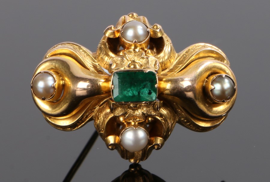 Victorian emerald and pearl set brooch, with rectangular central emerald with a four pearl surround,