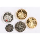 Collection of coins, to include a Victorian coin, £5 coins and two gilt coins, (5)