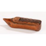 19th Century shoe snuff box, with a slide lid and pointed tip, 85mm long