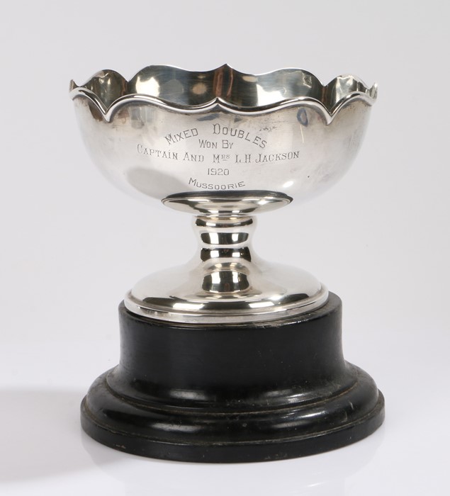 George V silver pedestal bowl, Birmingham 1912, makers marks rubbed, with wavy rim and waisted