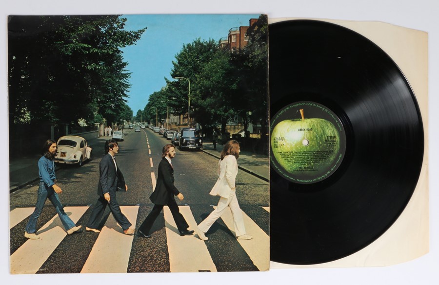The Beatles - Abbey Road LP ( PCS 7088 ), original pressing with misaligned Apple Logo.V/G