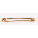 15 carat gold bar brooch , of plain form, 3.8g