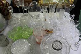 Collection of glassware, to include a Royal Doulton glass vase, glass bowls, green glass dressing