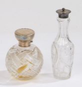 Edward VII silver mounted glass scent bottle, Birmingham 1907, maker Synyer & Beddoes, retailed by