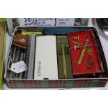 Pens, to include Parker pen set, Parker pens, Fountain and ball point, (qty)