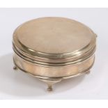 George V silver dressing table box, Birmingham 1918, maker Deakin & Francis, the circular box with