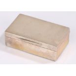 Edward VII silver cigarette box, London 1903, maker Goldsmiths and Silversmiths Company Ltd. of