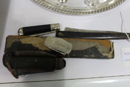 Three folding penknives and two cut-throat razors (5)