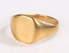18 carat gold signet ring, sing size S, 3.8g