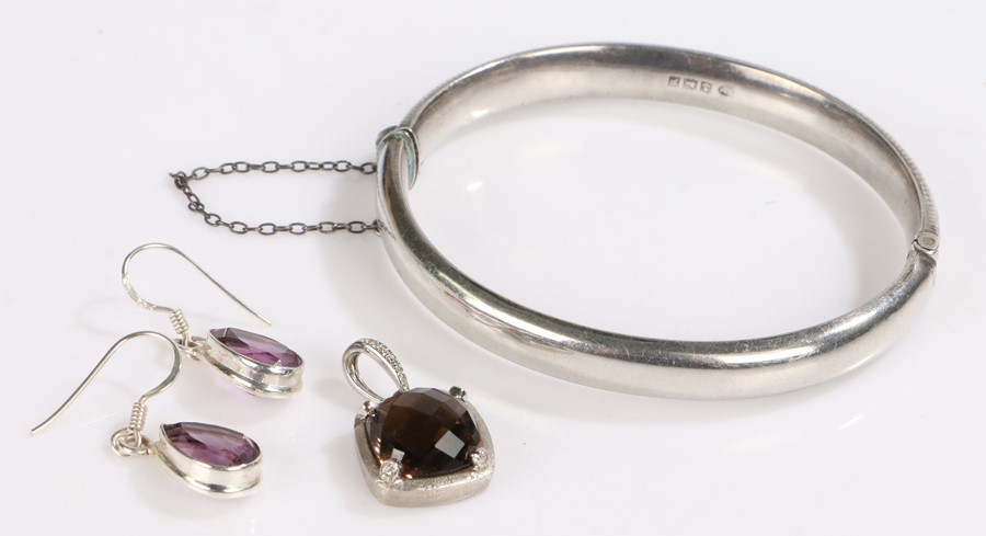 Silver jewellery to include pair of amethyst set earrings, smoky quartz pendant, bracelet, 18.8g (