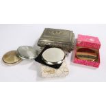 Four powder compacts to include Stratton and Kigu, small metal jewellery casket (5)