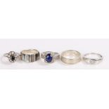 Five silver and coloured paste set rings, various sizes and styles, to include a mother of pearl set