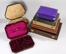 Silver and jewellery boxes, to include a Hunt & Roskell case for six salts, four canteen boxes,