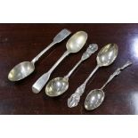 Five silver teaspoons, to include example with rifle form handle, 2.8oz (5)