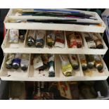 Box containing artists brushes and accessories (qty)