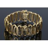 14 carat gold bracelet, with layered oval links, 50.45 grams, 18cm long
