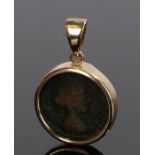 Roman coin medallion, the 9 carat gold mount with an internal coin, 17mm diameter