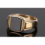9 carat gold signet ring, with a black agate head, 8.3 grams, ring size V