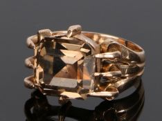 9 carat gold smoky quartz ring, the emerald cut smoky quartz with eight claws, ring size S