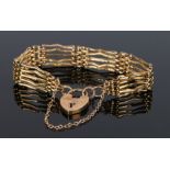 9 carat gold gate bracelet, with links and padlock clasp, 7.8 grams