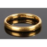 22 carat gold wedding band, 5 grams, ring size R