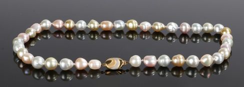 Pearl necklace, with a row of Chinese freshwater pearls and grey Tahitian South Sea pearls