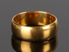 22 carat gold wedding band, 5 grams, ring size M