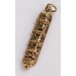 9 carat gold Torah Metzuzah pendant, 4.4g