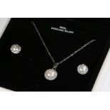 Warren James pearl set pendant on a silver chain, pair of matching earrings, 2.4g