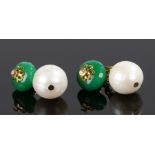Pair of pearl and emerald cufflinks, with a facetted and pearl link end