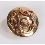 9 carat gold brooch, the circular brooch with raised Art Nouveau style foliate decoration, 4.4g