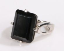 Silver and black spinel ring, ring size N1/2, 8g