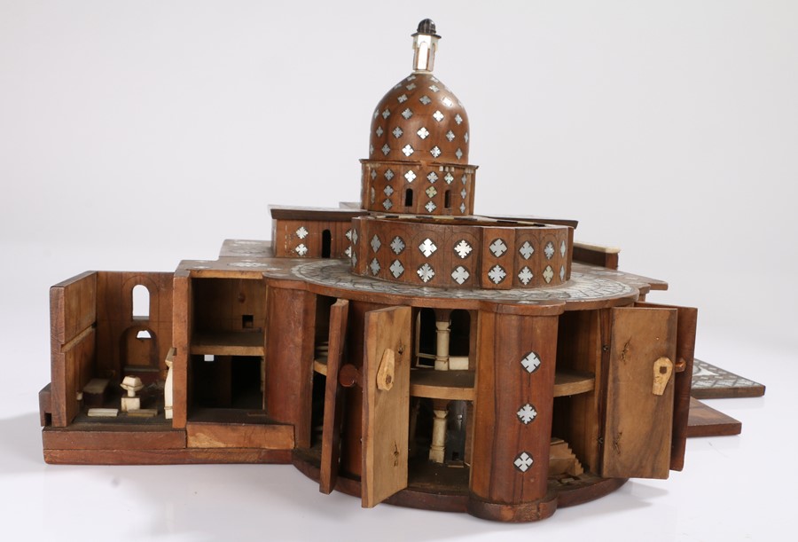 Rare 17th Century model of the Church of the Holy Sepulcher, Jerusalem, in olivewood, intricately - Image 4 of 8